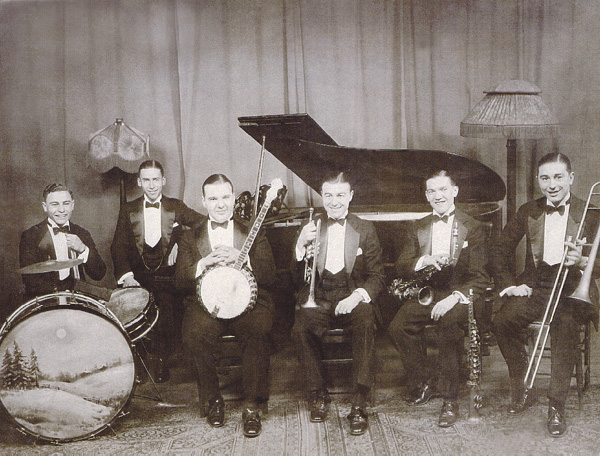 The Bud Lincoln Orchestra, 1921 (photo 2)