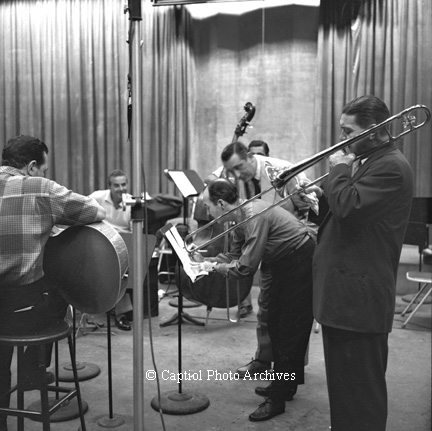 Abe Lincoln conferring with Bobby Hackett — Coast Concert